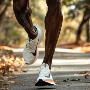 runner in nike air zoom